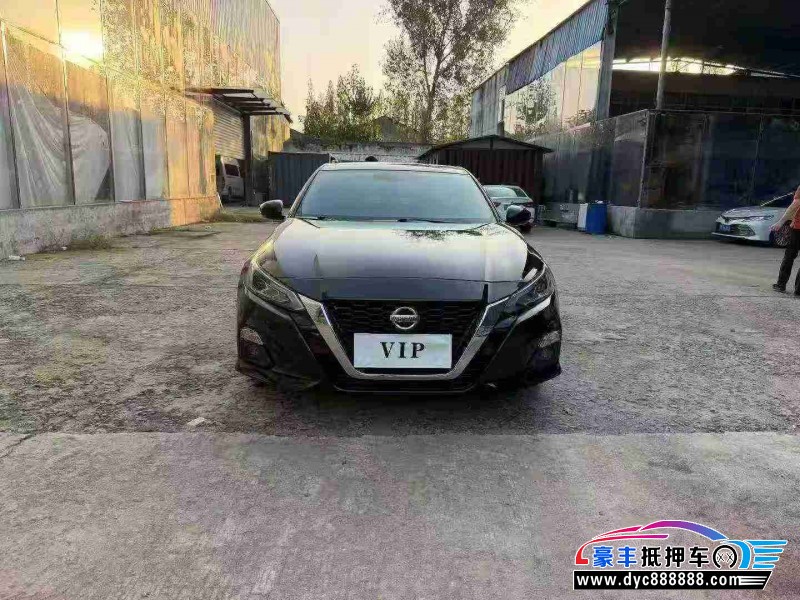 22年日产天籁轿车抵押车出售