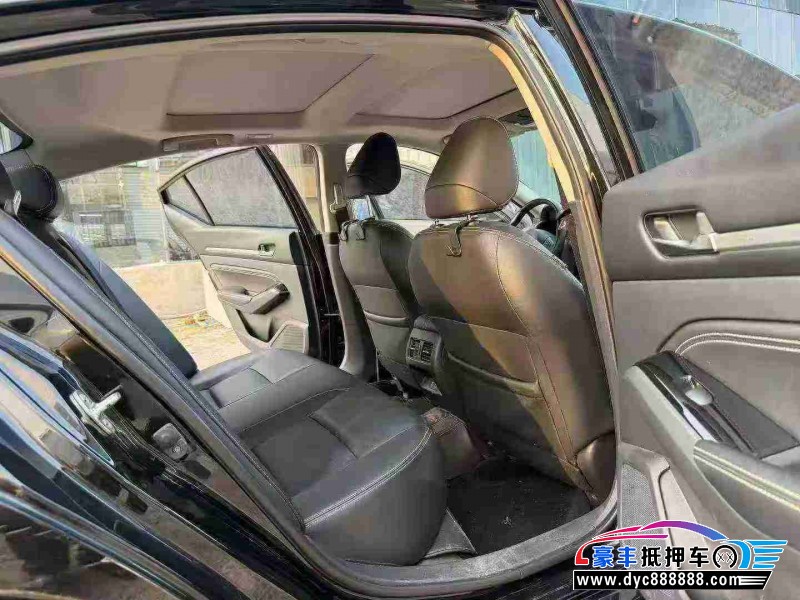 22年日产天籁轿车抵押车出售