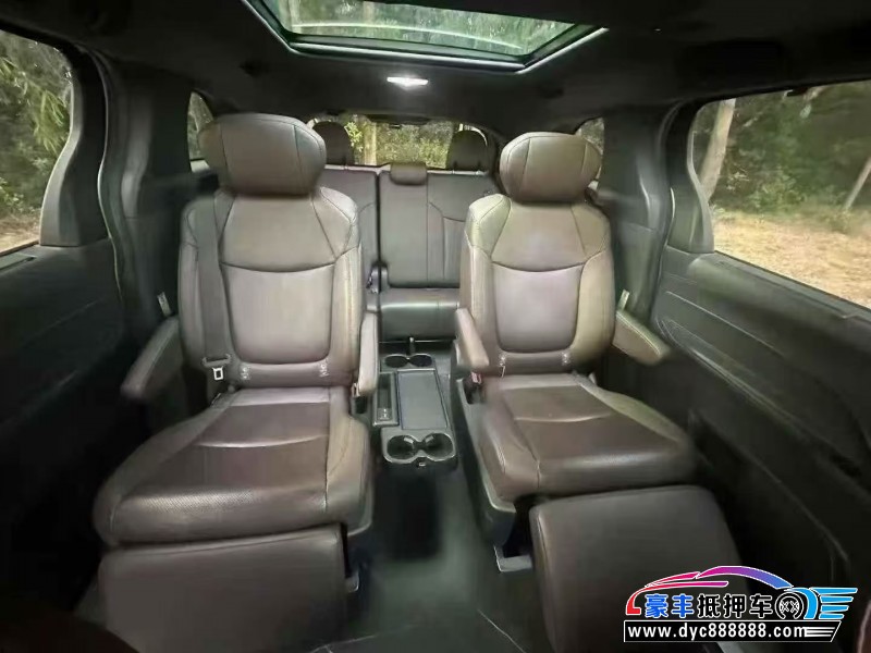 23年丰田塞纳轿车抵押车出售