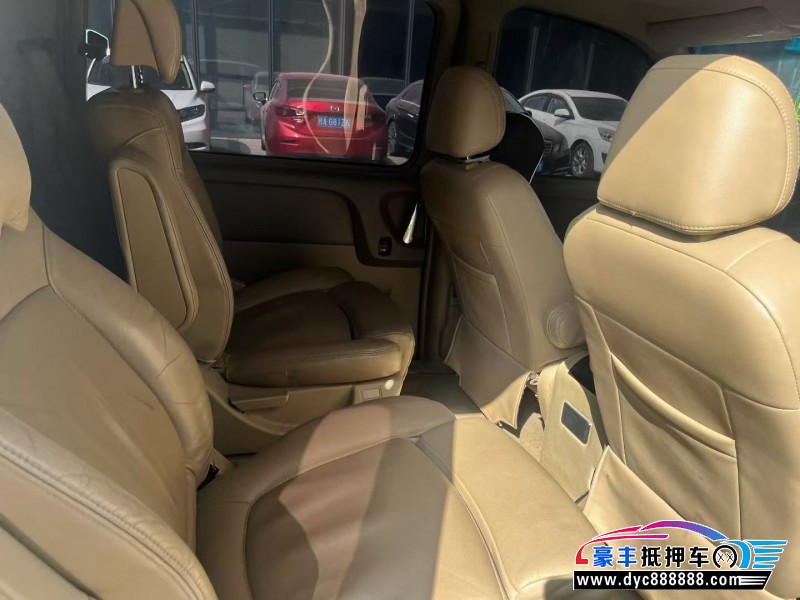 12年别克GL8轿车抵押车出售