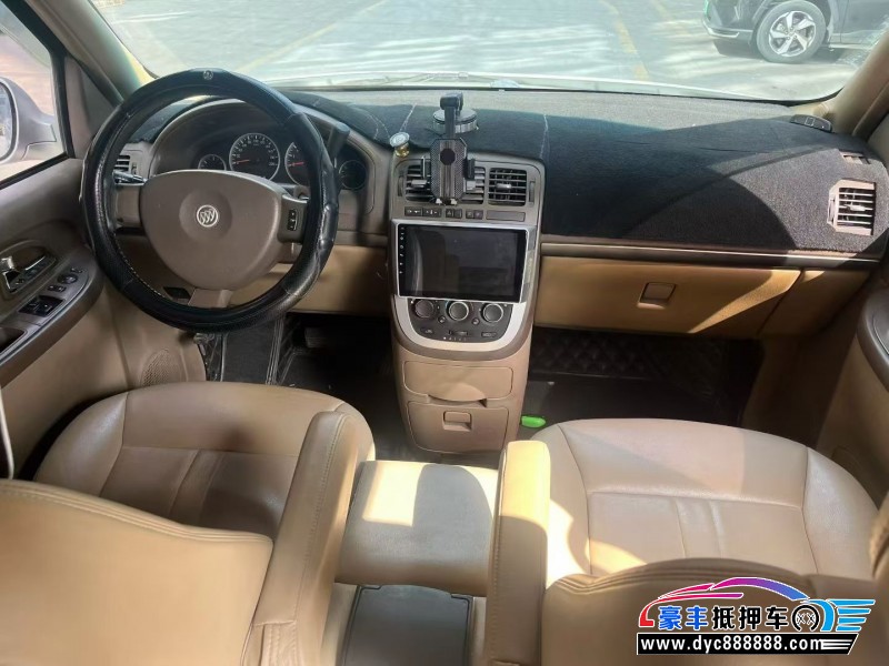 12年别克GL8轿车抵押车出售