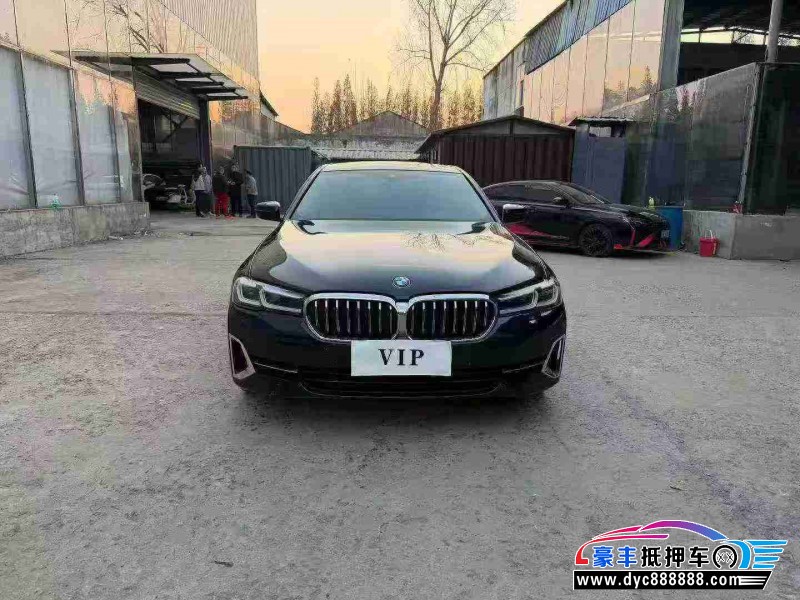 抵押车出售22年宝马5系轿车