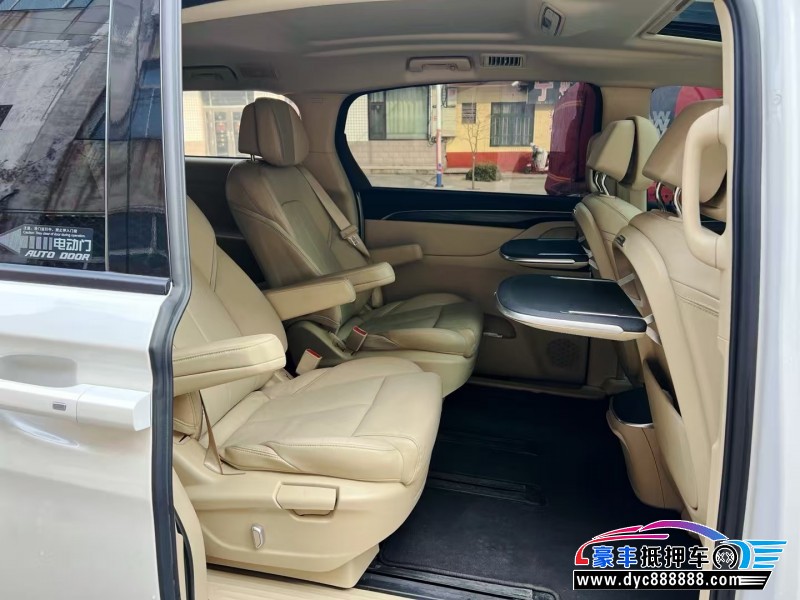 24年别克GL8轿车抵押车出售