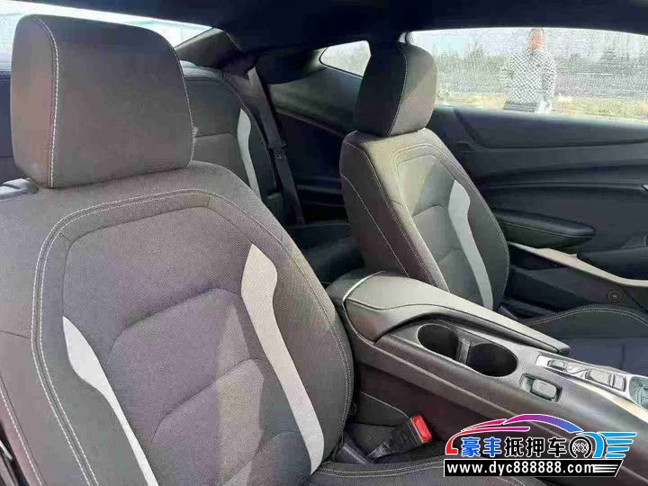 25年雪佛兰科迈罗轿车抵押车出售