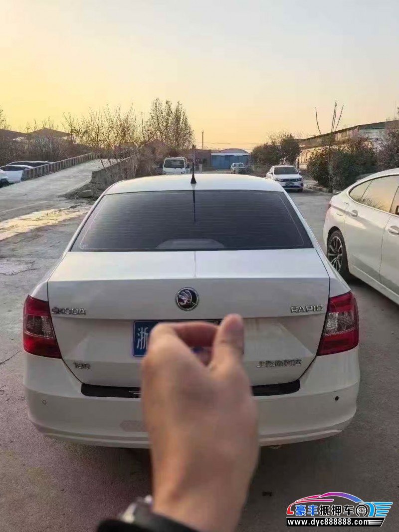 17年斯柯达昕锐轿车抵押车出售