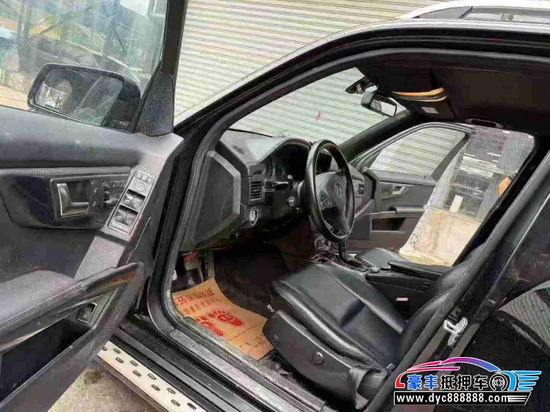 12年奔驰GLK轿车抵押车出售