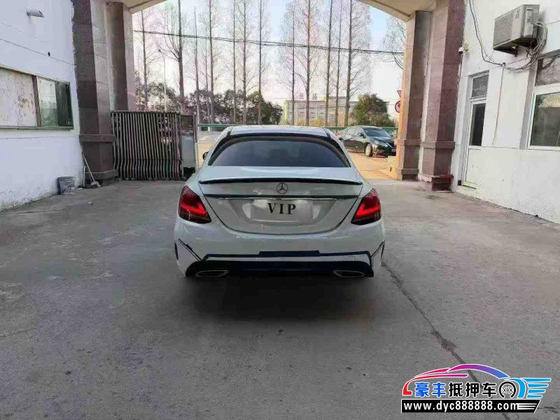 19年奔驰C轿车抵押车出售