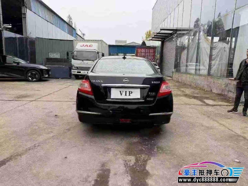11年日产天籁轿车抵押车出售