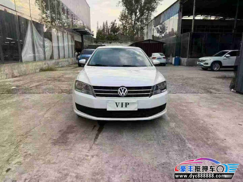 抵押车出售18年大众朗逸轿车