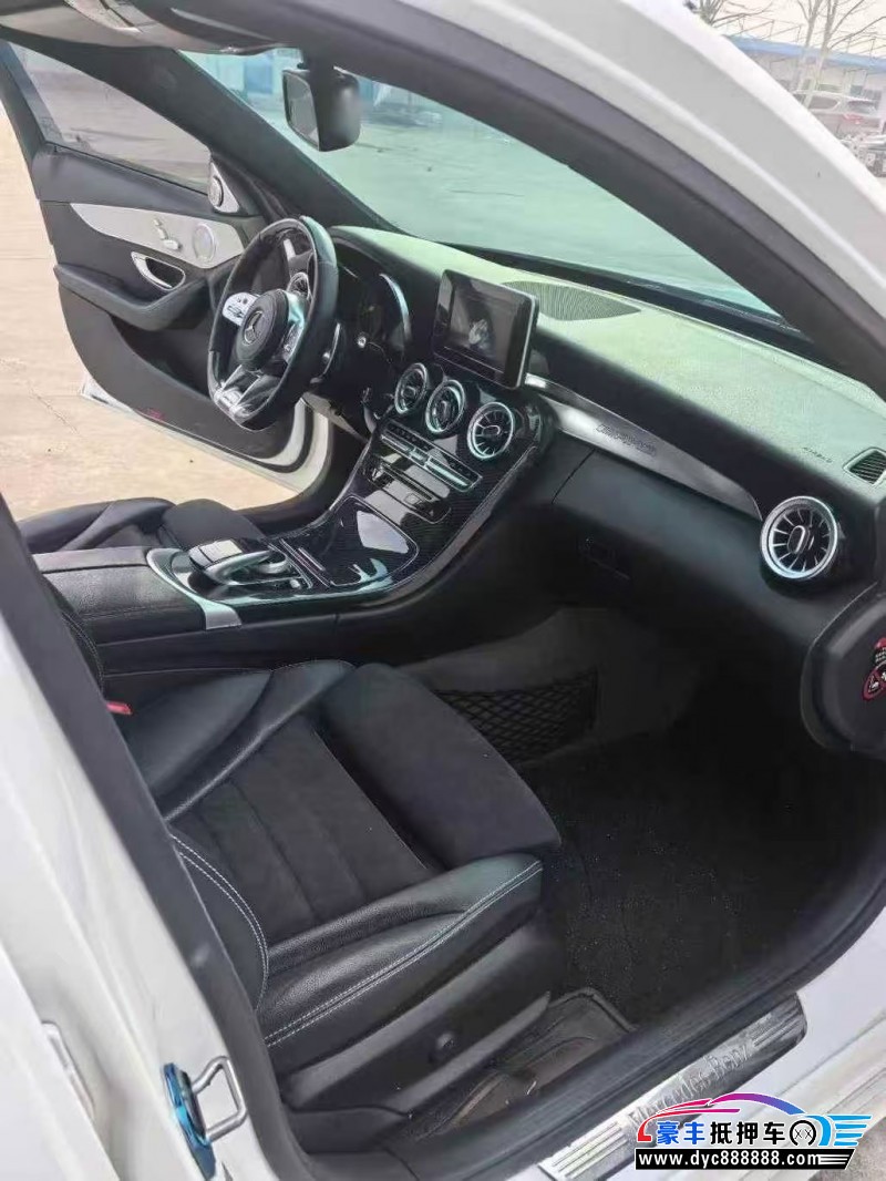 18年奔驰C轿车抵押车出售