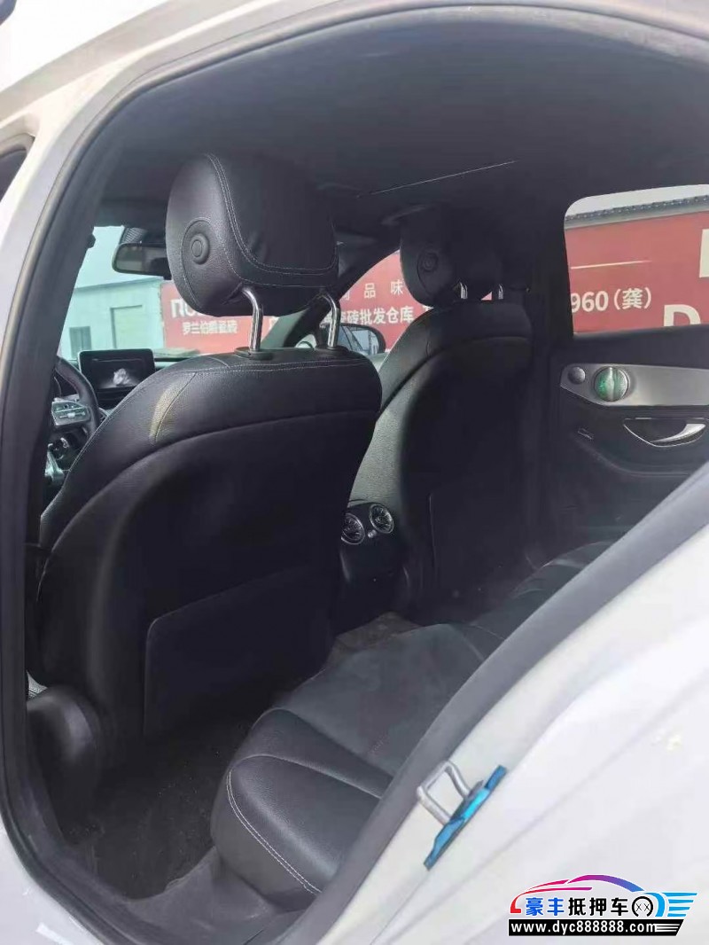 18年奔驰C轿车抵押车出售