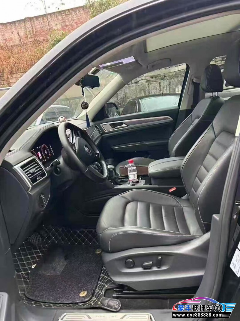 20年大众途昂轿车抵押车出售