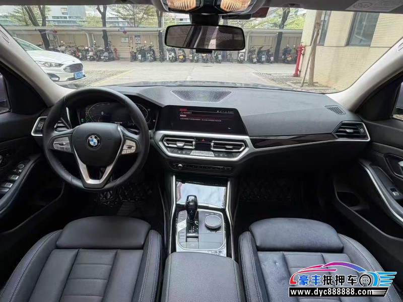 20年宝马3系轿车抵押车出售