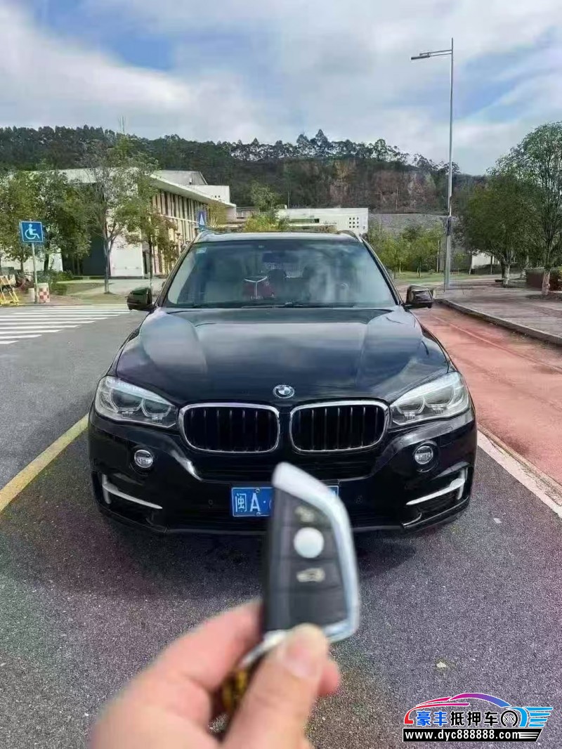 抵押车出售14年宝马X5轿车