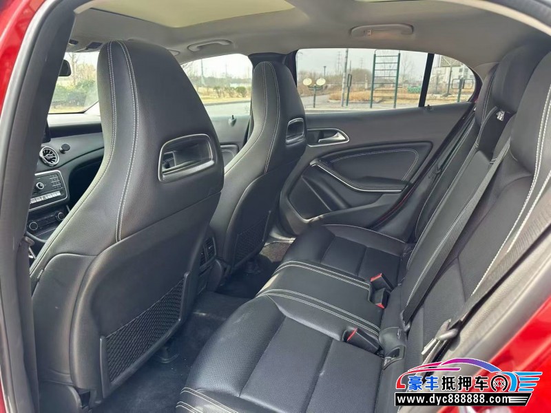 19年奔驰GLA轿车抵押车出售