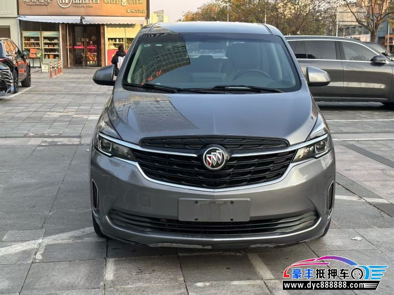 抵押车出售22年别克GL8轿车