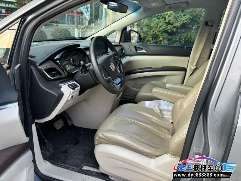 22年别克GL8轿车抵押车出售