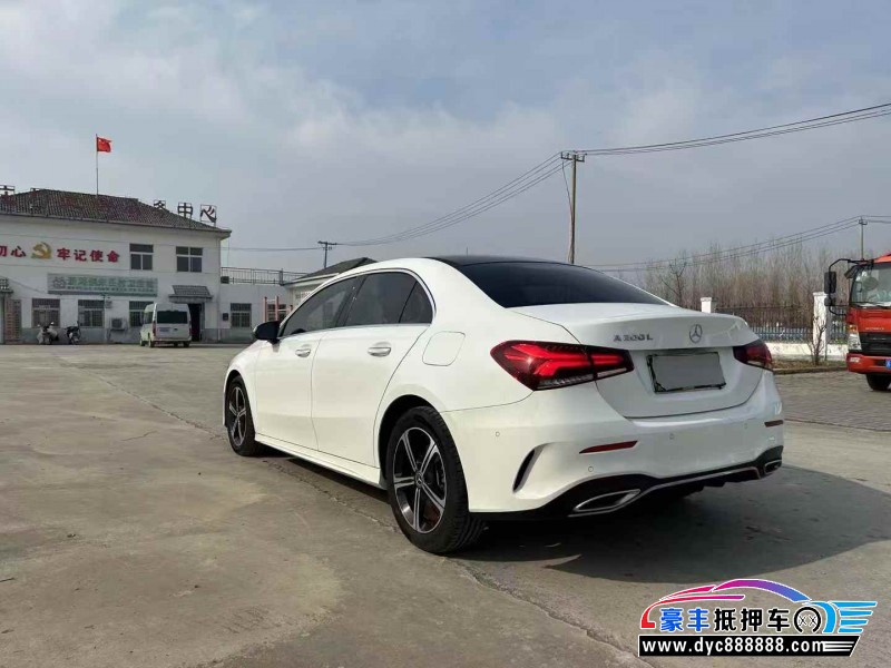 23年奔驰A轿车抵押车出售