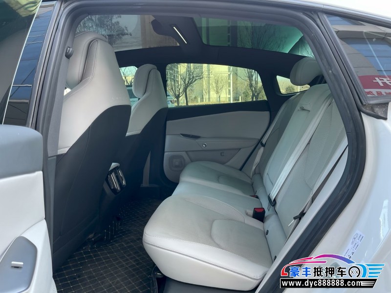 25年极狐阿尔法S轿车抵押车出售