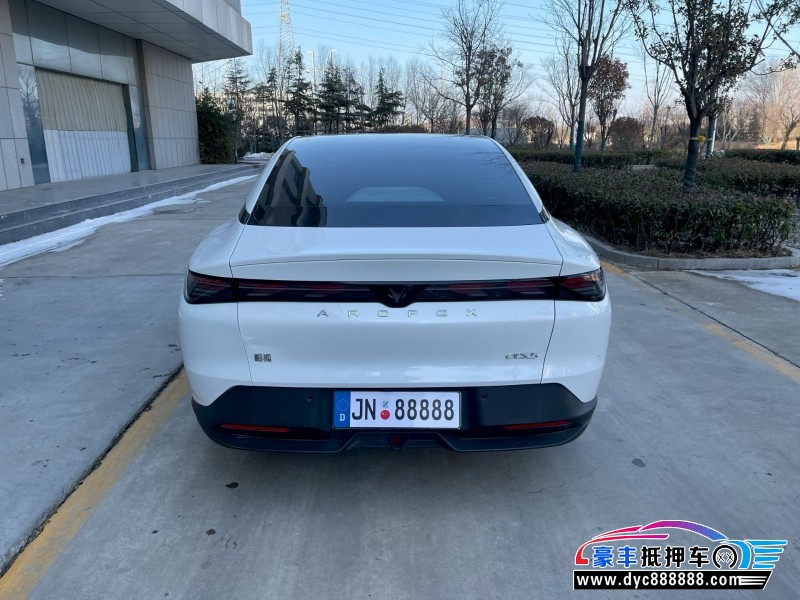 25年极狐阿尔法S轿车抵押车出售