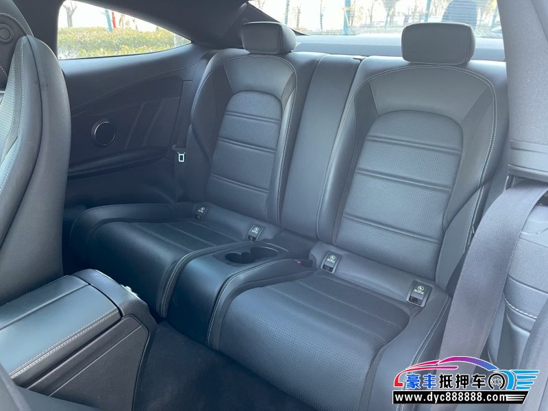 18年奔驰C轿车抵押车出售