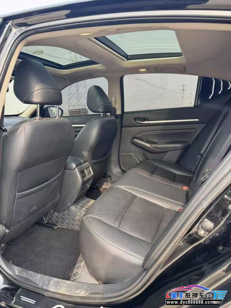 24年日产天籁轿车抵押车出售