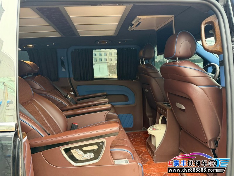 19年奔驰威霆轿车抵押车出售