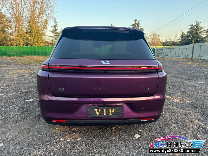 22年理想L8轿车抵押车出售