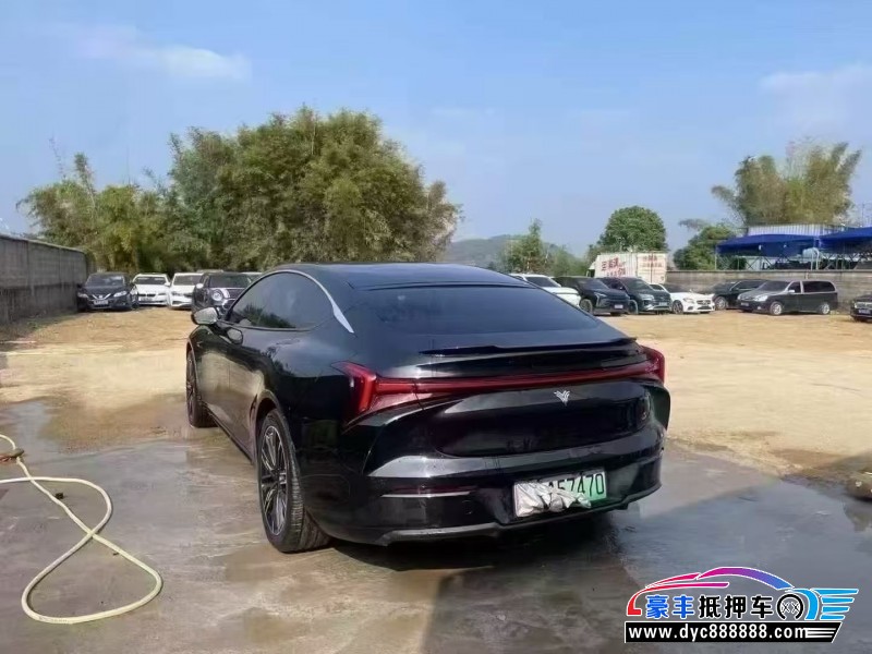 24年哪吒S轿车抵押车出售