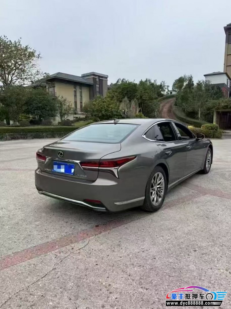 18年雷克萨斯LS轿车抵押车出售