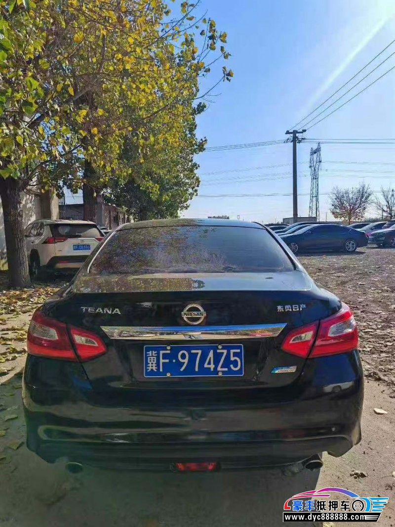 18年日产天籁轿车抵押车出售