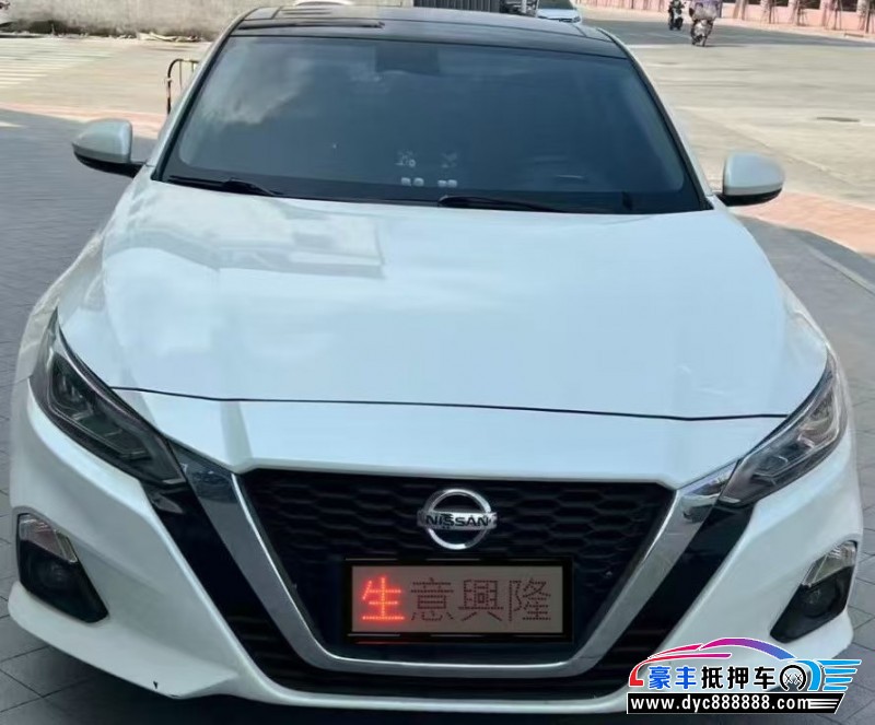 21年日产天籁轿车抵押车出售