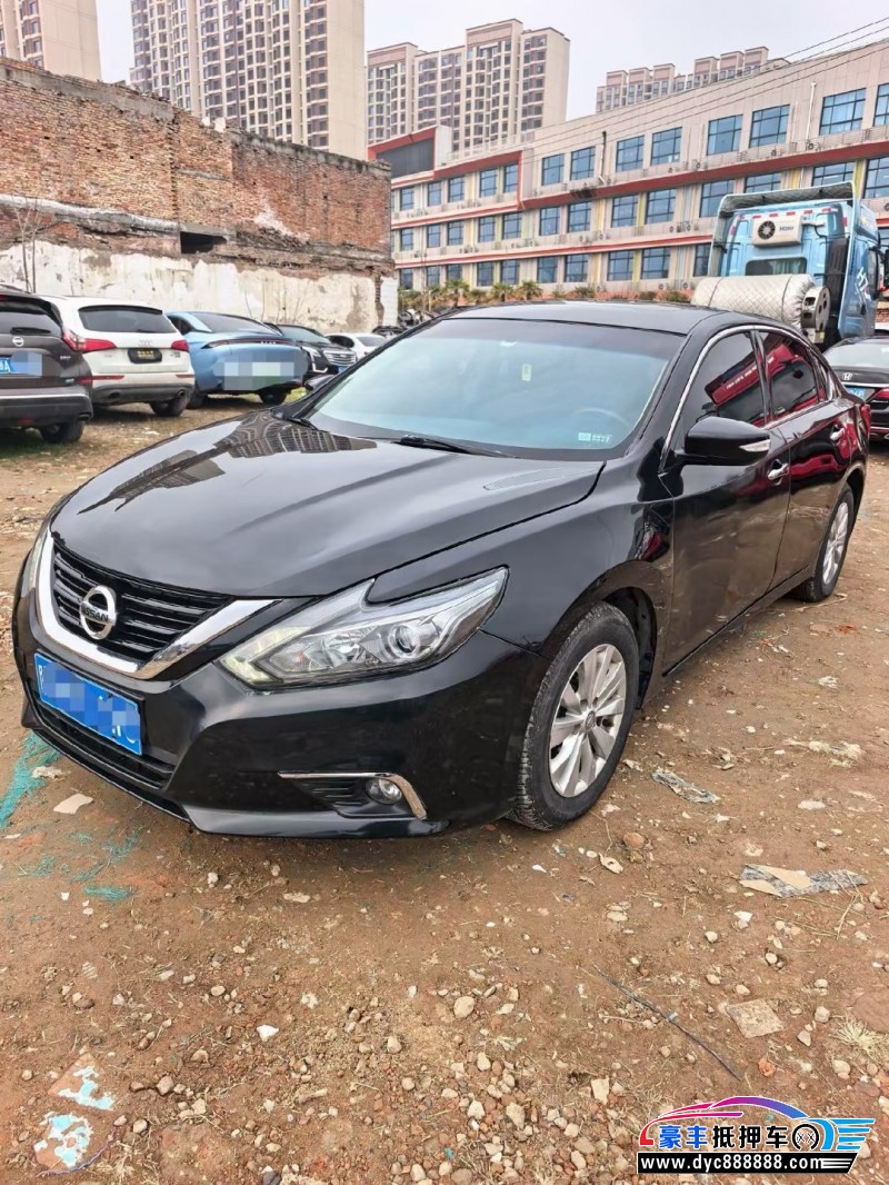 17年日产天籁轿车抵押车出售