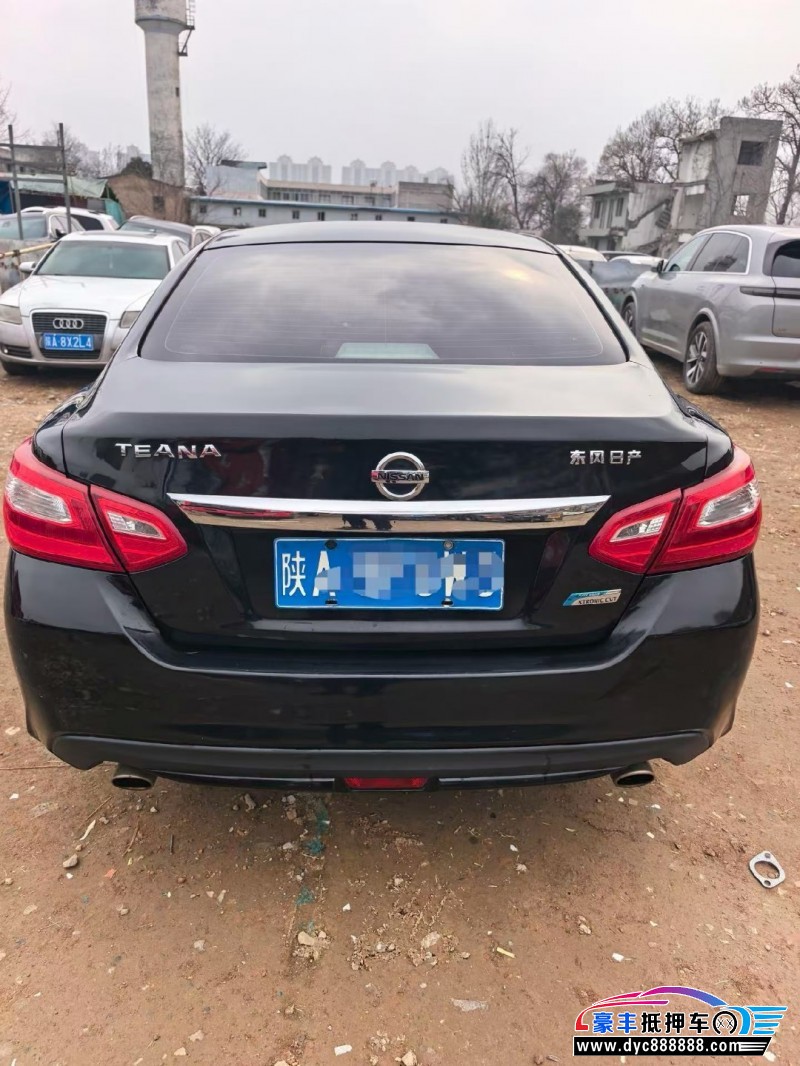17年日产天籁轿车抵押车出售