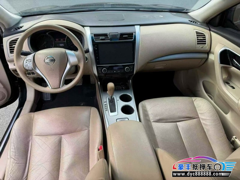 19年日产天籁轿车抵押车出售