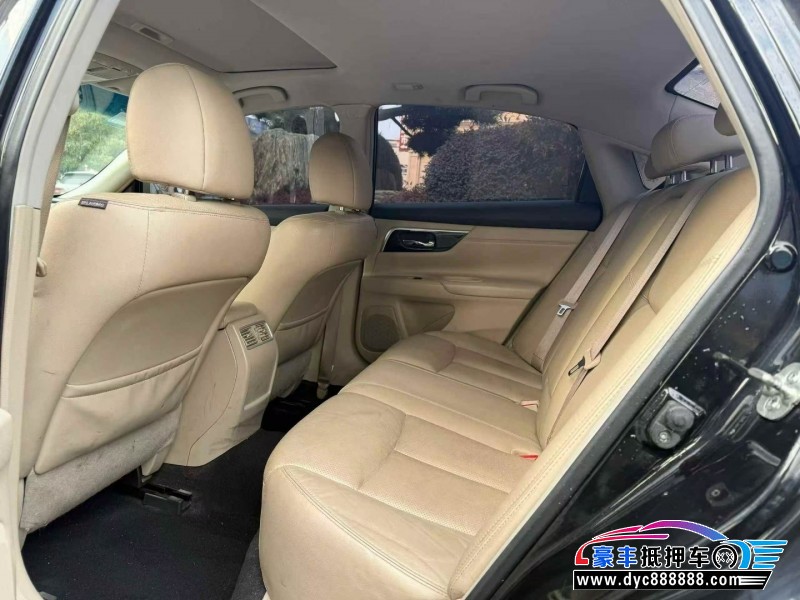 19年日产天籁轿车抵押车出售