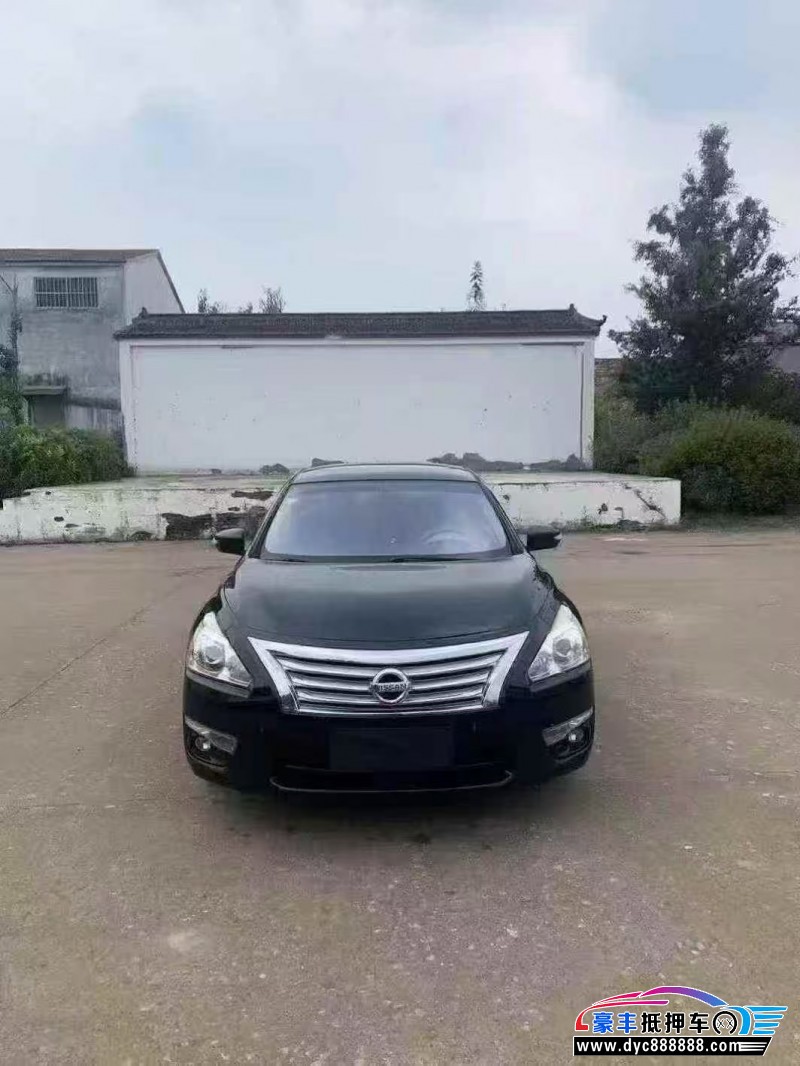 15年日产天籁轿车抵押车出售