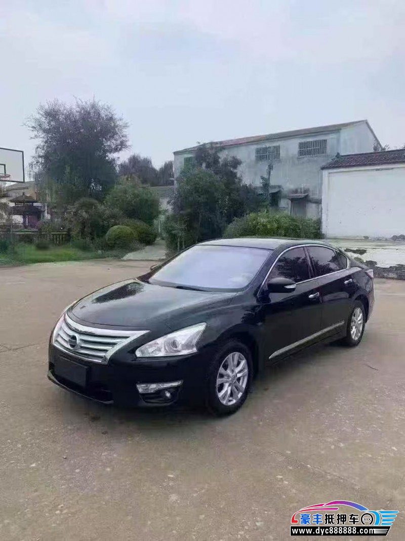 15年日产天籁轿车抵押车出售