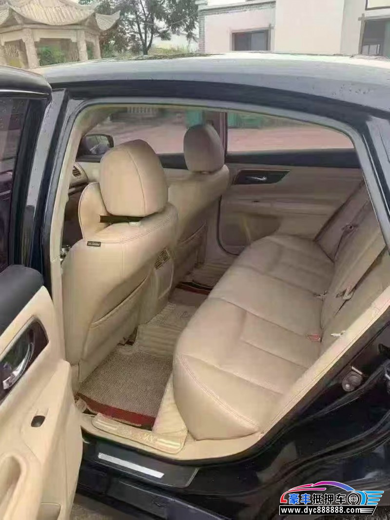 15年日产天籁轿车抵押车出售