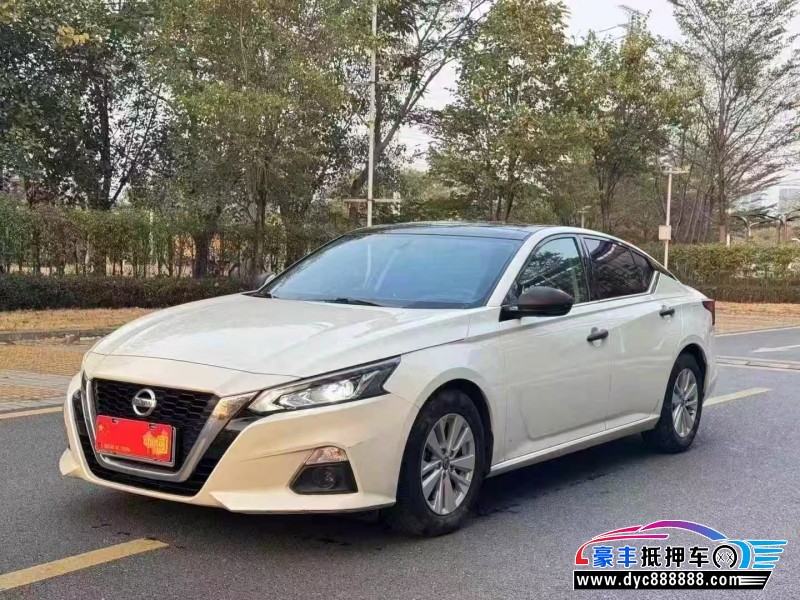 19年日产天籁轿车抵押车出售