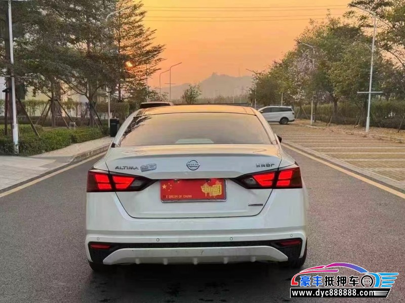 19年日产天籁轿车抵押车出售