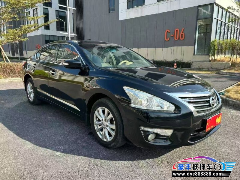 15年日产天籁轿车抵押车出售