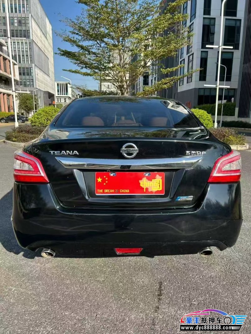 15年日产天籁轿车抵押车出售