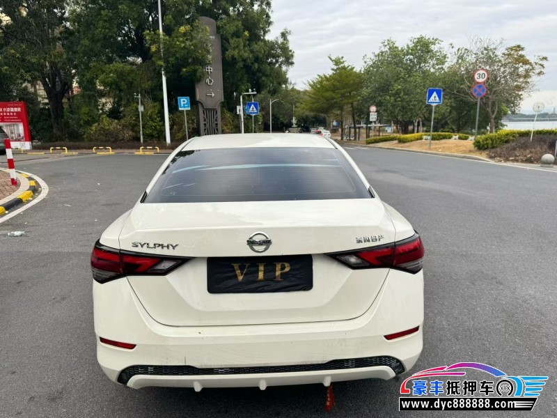 22年日产轩逸轿车抵押车出售