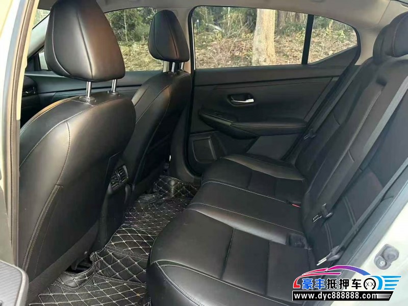 20年日产轩逸轿车抵押车出售