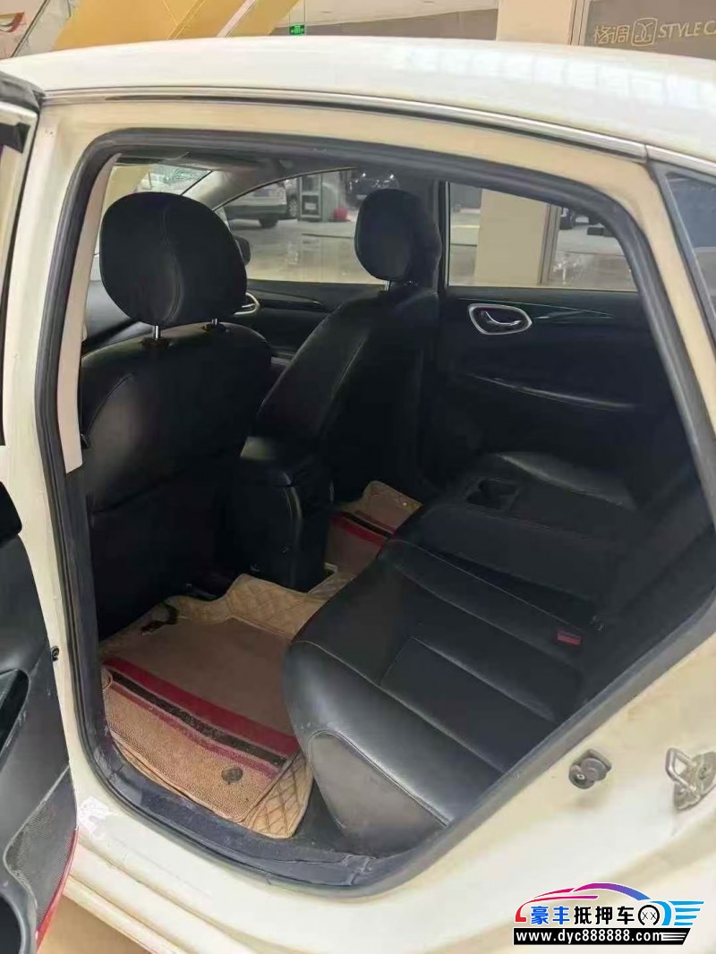 19年日产轩逸轿车抵押车出售