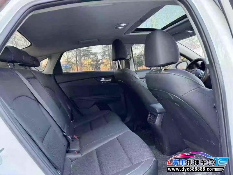 23年起亚K3轿车抵押车出售