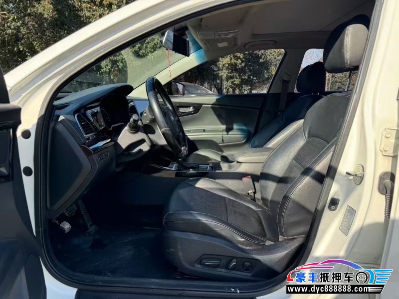 14年起亚K4轿车抵押车出售