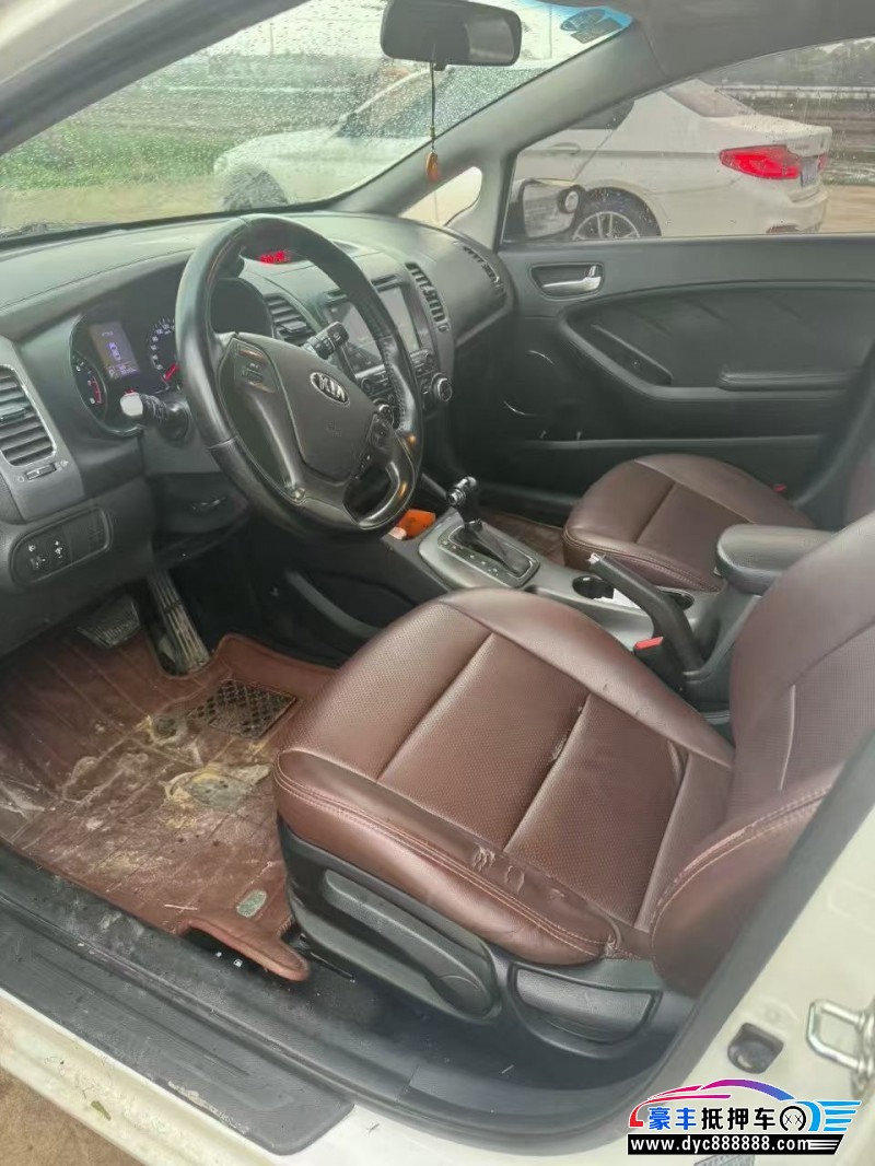 15年起亚K3轿车抵押车出售