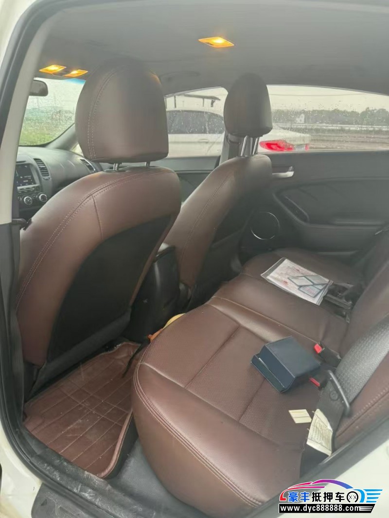 15年起亚K3轿车抵押车出售